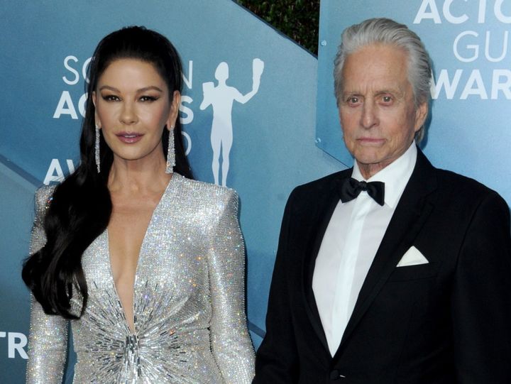 結婚25周年！ キャサリン・ゼタ＝ジョーンズ＆マイケル・ダグラスが思い出写真を公開 （C）AFLO width=