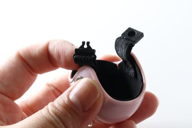 ダイソーのキーホルダー ヘルメット Aは本物そっくりなリアルな作り