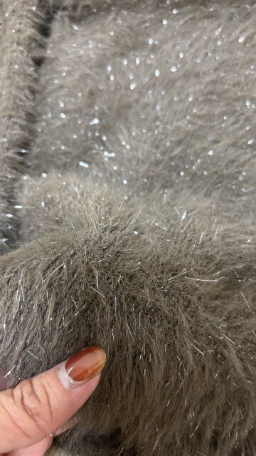 GUシャイニークルーネックカーディガンの生地感