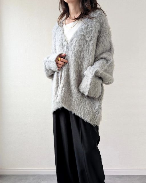 キモウルーズニットCDを着たコーデ