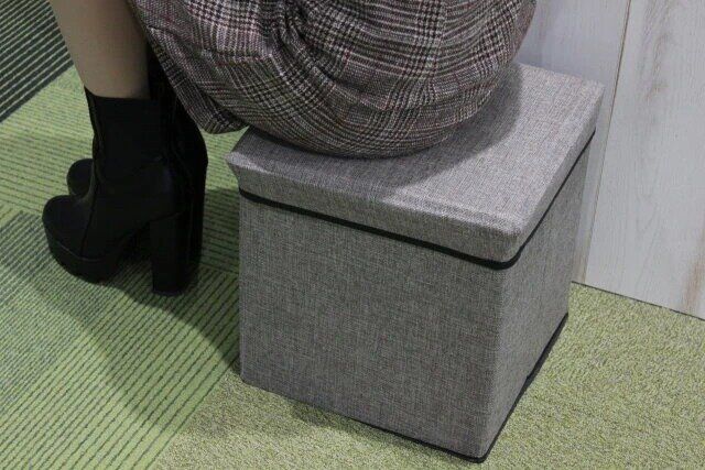 ダイソーの椅子になる収納スツール 無地