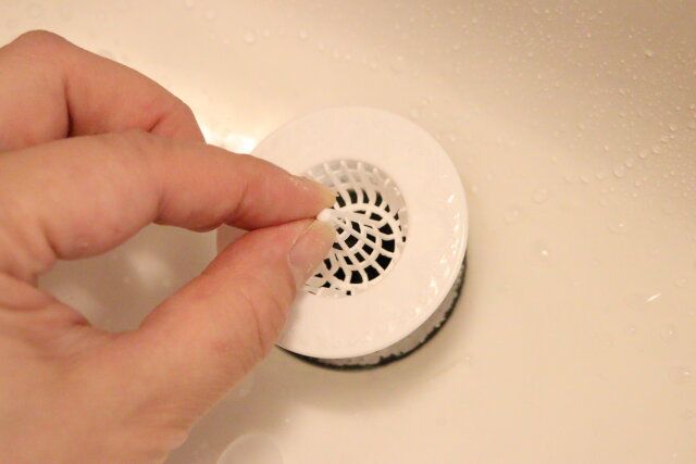 ダイソーの掃除しやすい洗面台のごみガード