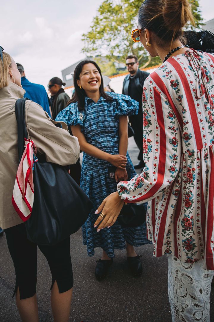 2026年春夏コペンハーゲン・ファッションウィークにて。着ているのはセカンドハンドで購入したチョポヴァ ロウェナのドレス。