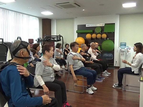 ダレデモダンスによる岩槻南病院での心臓病のリハビリ