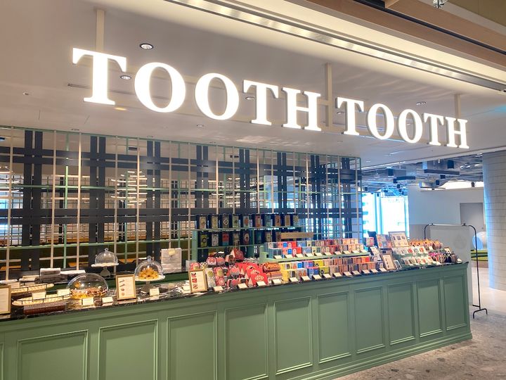 「TOOTH TOOTH BISTRO&CAFE」ロゴ