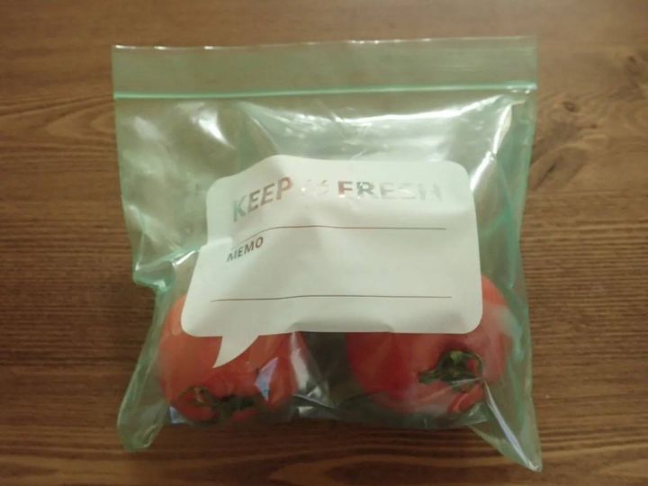 DAISO(ダイソー)：抗菌機能付鮮度保持ストックバッグ(16cm×16cm、12枚)