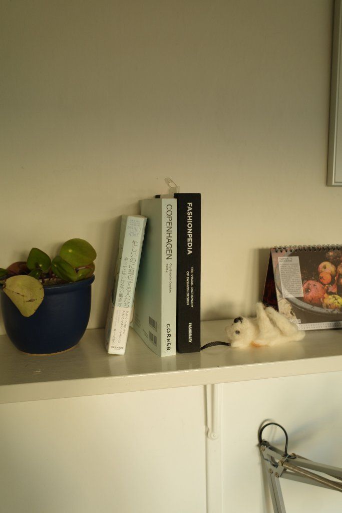 北欧・デンマークの学生寮をルームツアー。約6畳のワンルームで作る“ヒュッゲ”な暮らし。【FUDGE おしゃれな人のルームツアー vol.15】