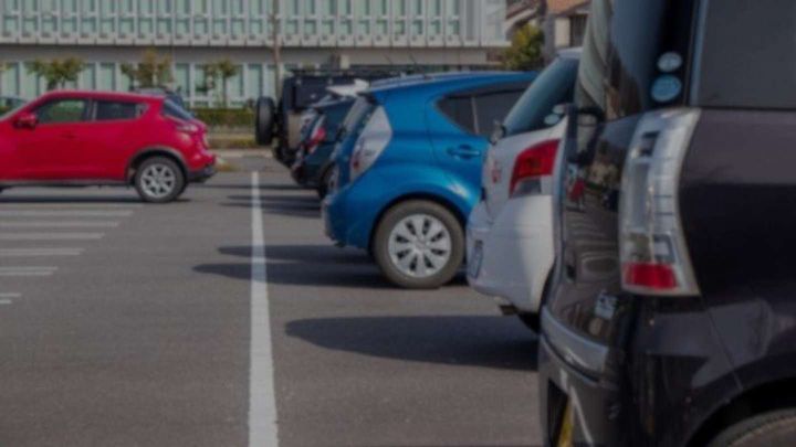 店の外に出ていた息子を...（画像はPhotoACより）