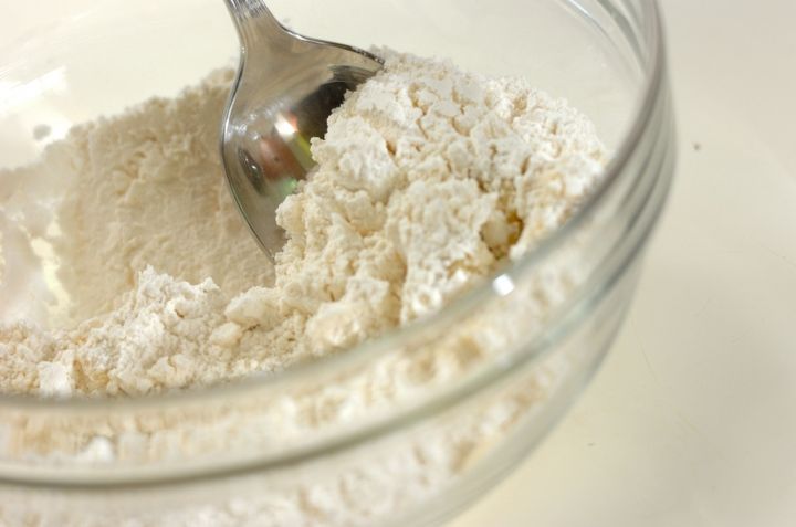 ゴロゴロベーコンとブロッコリーの薄焼きピザの作り方1