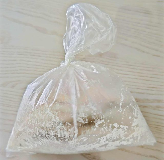 材料をいれたポリ袋