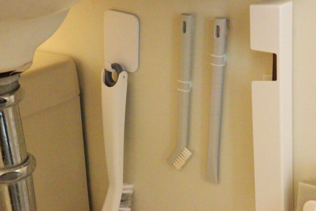 セリアの磁石タイプバスフック 浮かせる収納