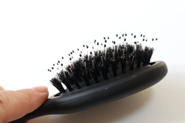ヘアブラシ（豚毛付） 2層