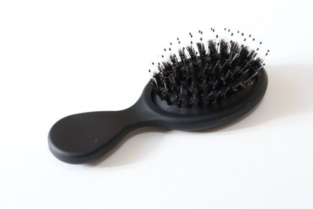 ヘアブラシ（豚毛付）