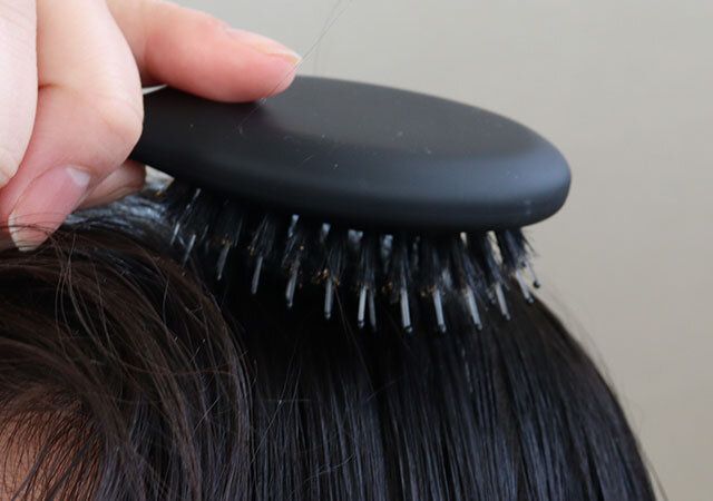 ヘアブラシ（豚毛付） 使用例