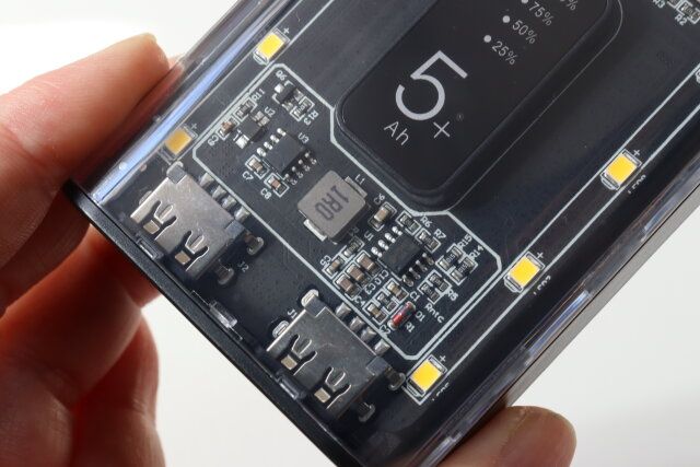 スケルトンデザイン モバイルバッテリー 5000mAh デザイン