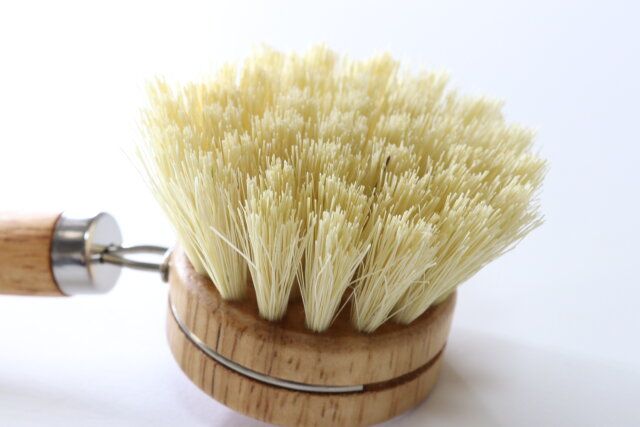 ダイソー 木柄ブラシ 丸型ヘッド 植物性繊維