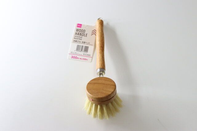 ダイソー 木柄ブラシ 丸型ヘッド 商品タグ