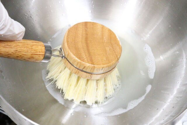 ダイソー 木柄ブラシ 丸型ヘッド 使用例