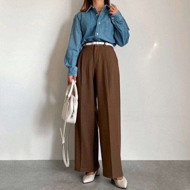GUブラウンタックワイドパンツとブルーコーデ