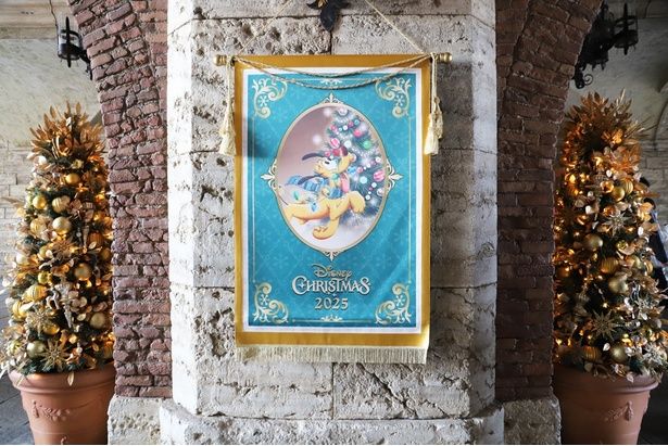 ミラコスタ通りの回廊もクリスマスムード一色