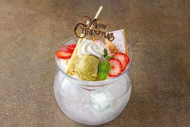 クリスマスカラーのパフェ