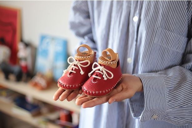 子どもへの特別な贈り物を手作りできる「ファーストシューズ手縫いキット」