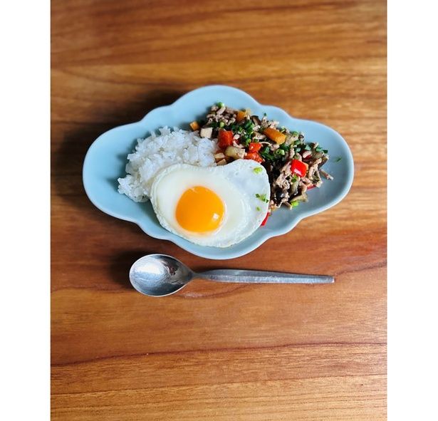 完成！ 彩りもよき！ですね。 （C）みぺ／KADOKAWA