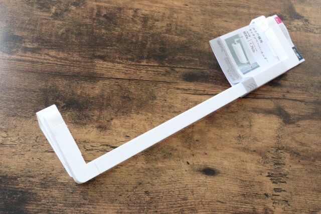 ダイソーのnoma 吊り戸棚用キッチンペーパーホルダー