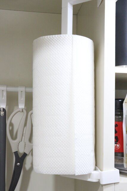 ダイソーのnoma 吊り戸棚用キッチンペーパーホルダーは縦向きに設置できる