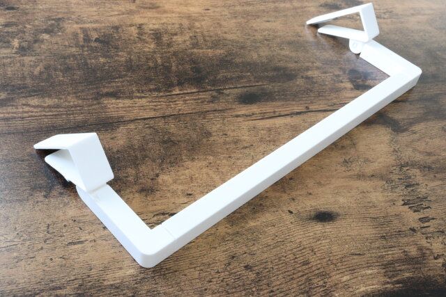 ダイソーのnomaシリーズの吊り戸棚用キッチンペーパーホルダー