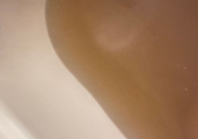 ダイソーの温素 琥珀の湯の湯の色