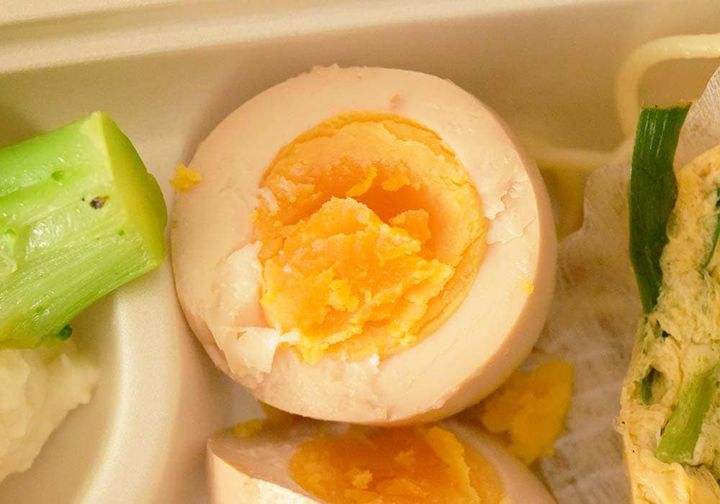 ほどよく醤油ベースの味がついており、ごはんが進みます