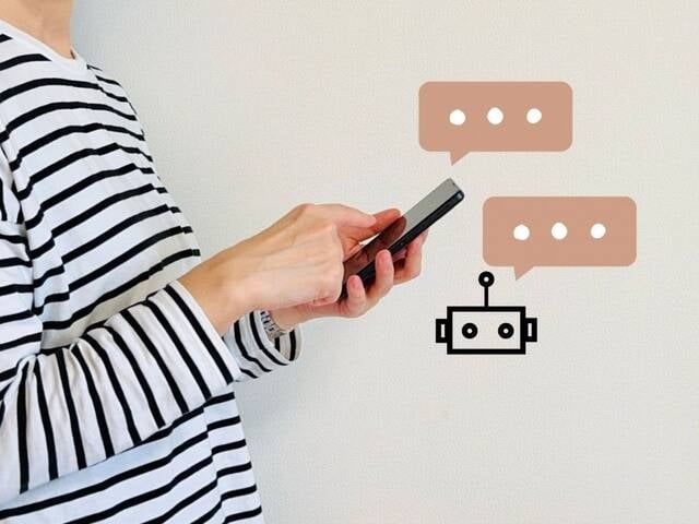 生成AIに質問する女性