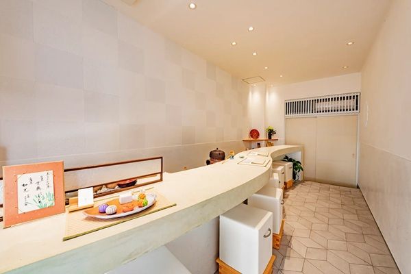 【山口県下関市】和菓子屋「松琴堂」運営の茶房に賞味期限30秒の「柚子薫る乙女のゆきごろも」が登場