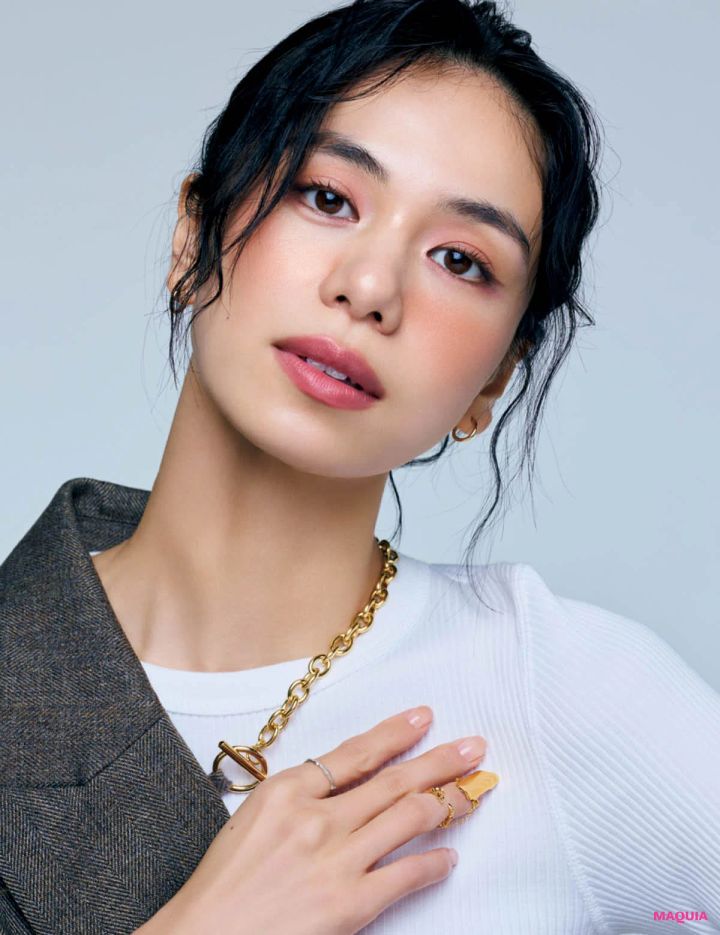 シワを隠すハイライトの入れ方 ブロンズカラー×ツヤハイライト×面塗りで影を払拭！