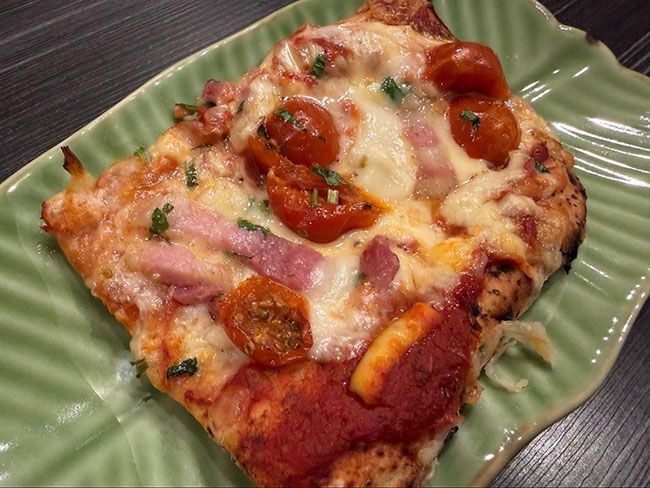 パンツェッタの塩っ気とモッツァレラのトロ～が最高！