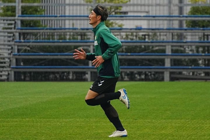 画像: 全体トレーニング後に走る米倉（写真：浅野凜太郎）