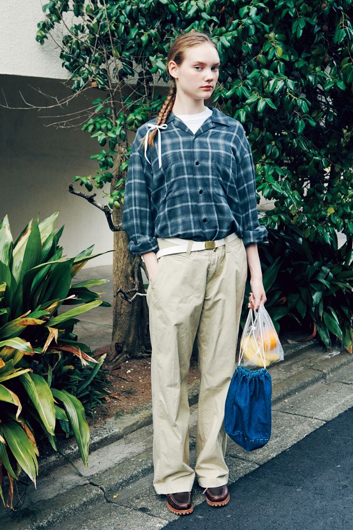 カジュアルなスタイルがおしゃれで品のあるレディなスタイルに。リボンのあるコーデ6選