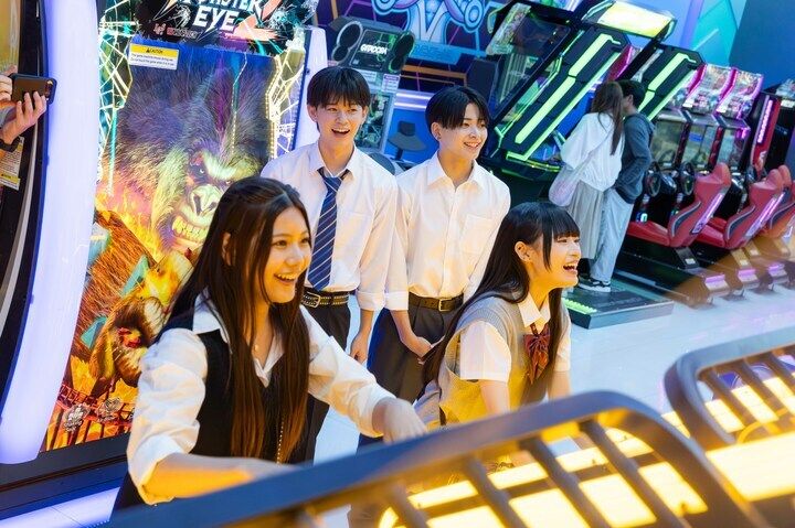 【写真・画像】告白された人数11人のモテ高1女子たまき、ショッピングモールで気になる男子と急接近！「今1番気になってます」と照れながら告白！『今日好き』チェンマイ編第2話 3枚目