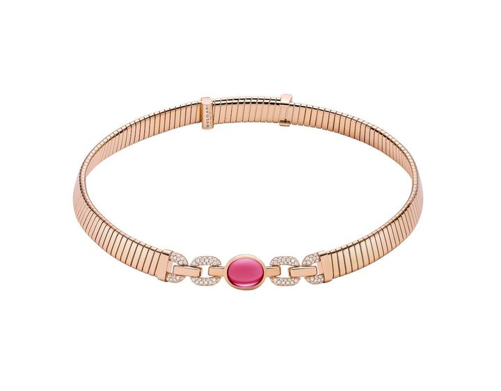 「ブルガリ トゥがボス」ネックレス（PG×ルベライト×ダイヤモンド）￥8,525,000 ＊ブルガリ 表参道限定