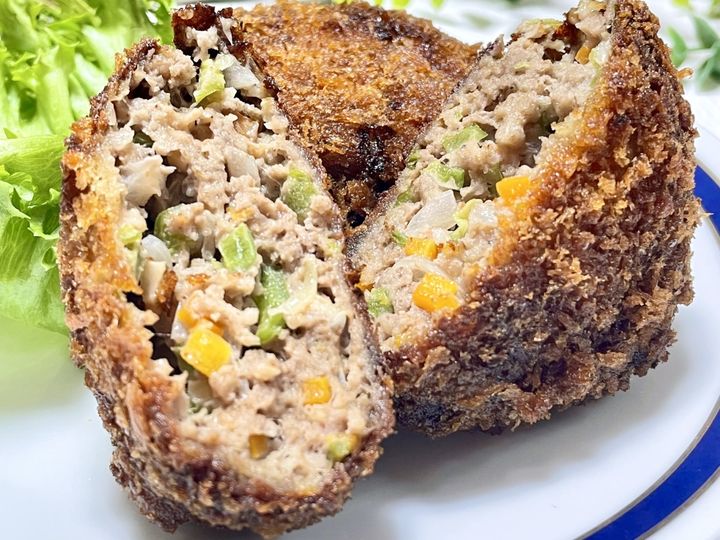 豚ひき肉で作る野菜たっぷりの味付きメンチカツ