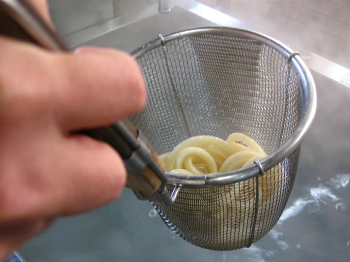 All About ニュース編集部が全国241人を対象に実施した「商店街・市場に関するアンケート」の調査結果から、好き&行ってみたい「香川県の商店街・市場」ランキングを発表！ 2位「高松ライオン通商店街（高松市）」を抑えた1位は？