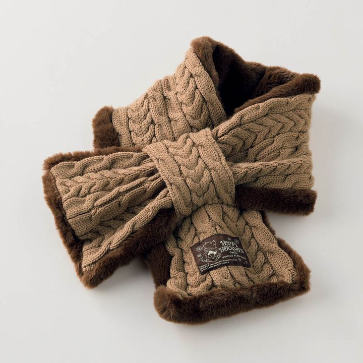 肌側フェイクファーのケーブルニットマフラー プーさん