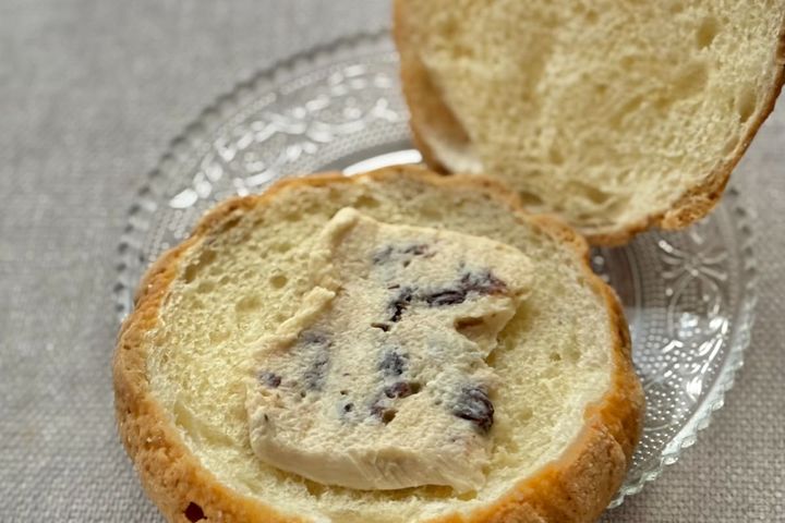 バターがしっかりきいてて美味！【ファミマ】の数量限定パンを食べてみた