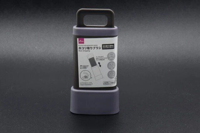 ダイソーのホコリ取りブラシのパッケージ