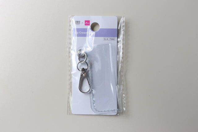 ダイソーのリップクリームケースのパッケージ