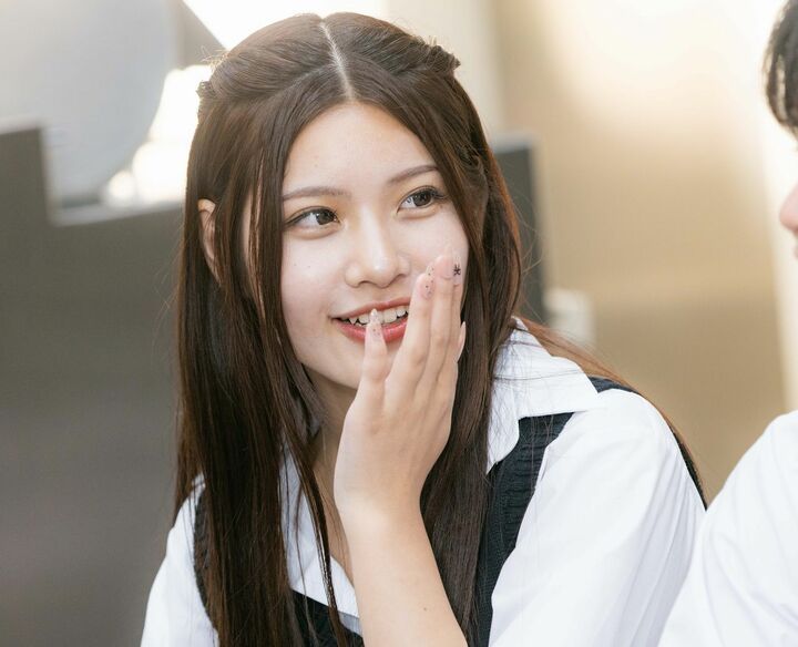 【写真・画像】「やばい照れちゃう」「気になる人に入った」ギャルJKここね、第一印象で気になる男子に急接近し『今日好き』チェンマイ編第2話 1枚目