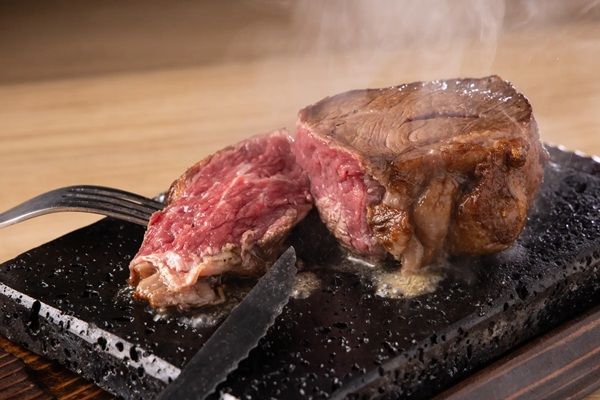 【埼玉県川口市・千葉県松戸市・東京都府中市】モンスターグリルが、フードコート限定でイイ肉の日イベントを開催！ステーキが半額に