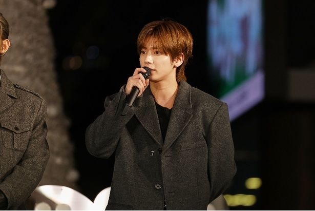 「メンバーと室内温泉に行きたい」と話すTAEHYUN