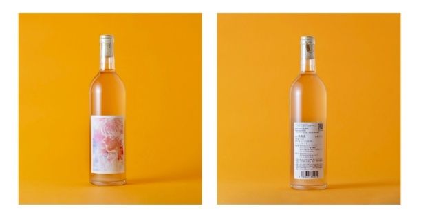 自然酵母で醸し、酸化防止剤を加えずに瓶詰め。東京らしいスマートな感性を感じさせるオレンジワイン